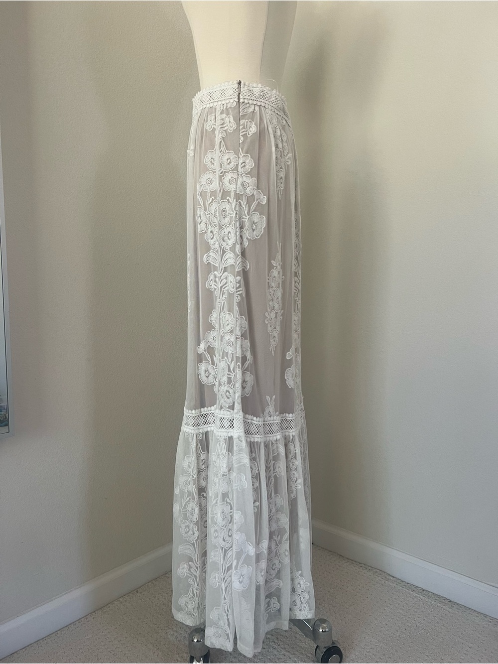 NWOT Altard State Arissa Floral Embroidered Maxi Skirt S - Picture 3 of 7